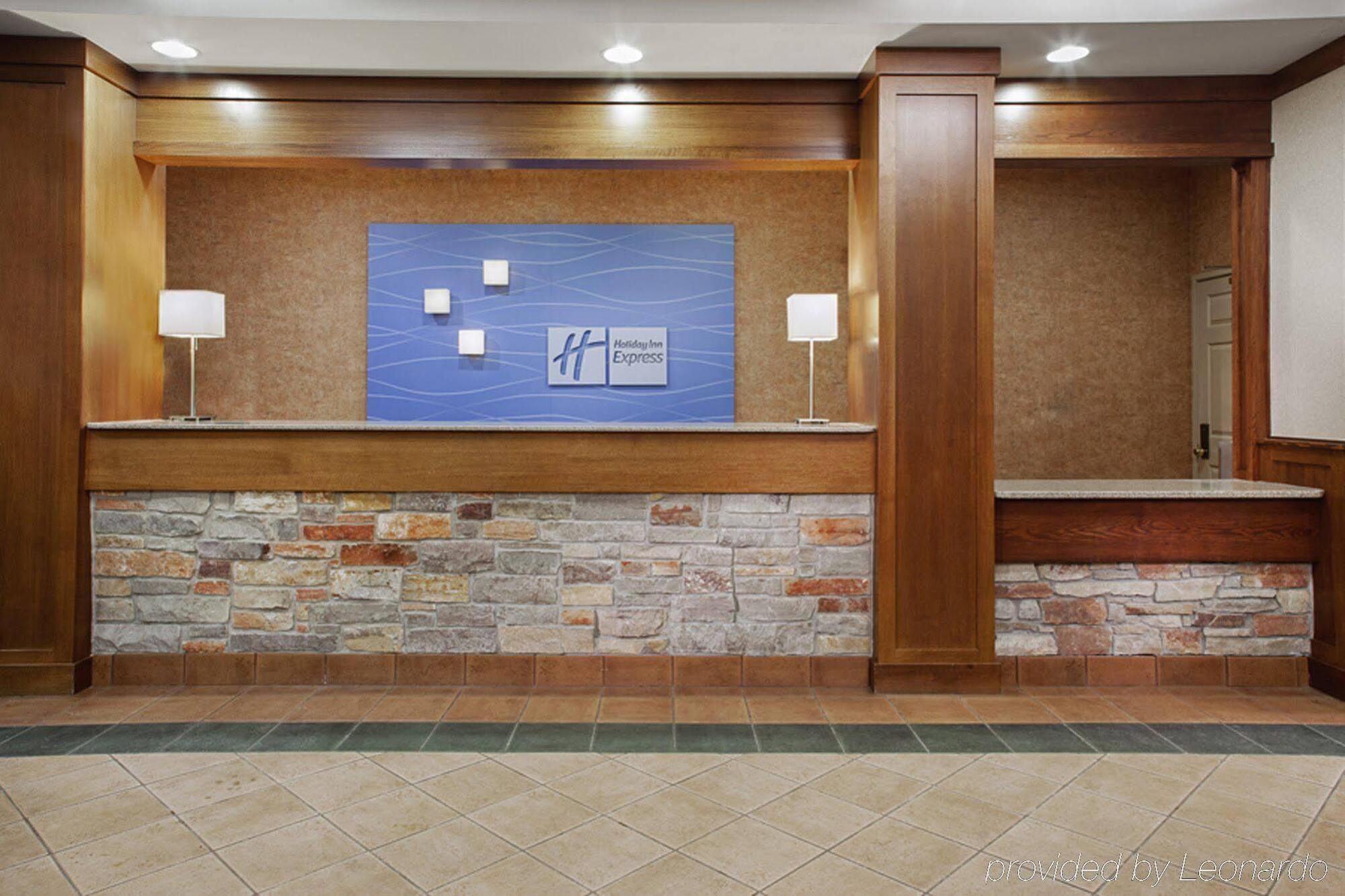 Holiday Inn Express Hotel & Suites Coralville By Ihg Exterior photo